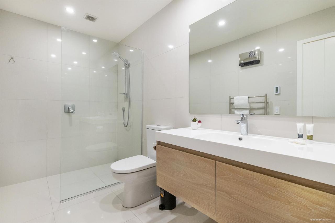 Executive Living In Bluewater Apartment ควีนส์ทาวน์ ภายนอก รูปภาพ